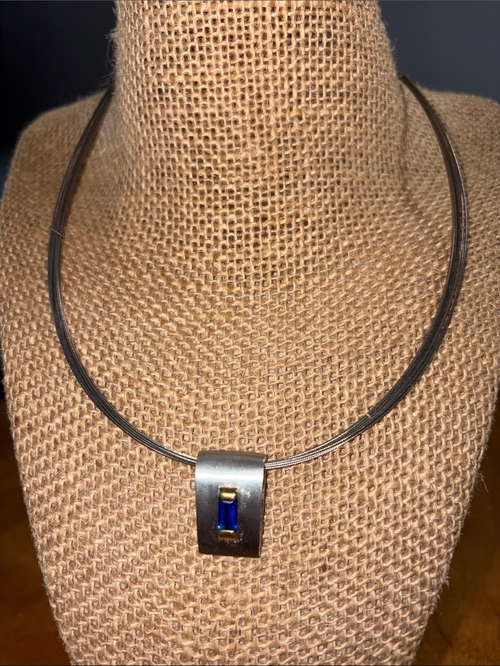 Sleek Silver Choker Necklace with Deep Blue Accent Pendant